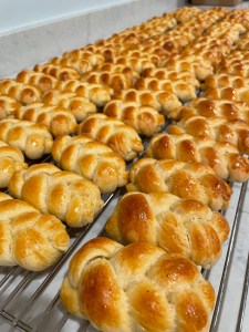 Fresh baked cheoreg on rack